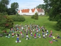 Yogatræning på Rønnebæksholm