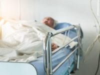 Hvert år er cirka 14 procent af indbyggerne i Næstved indlagt på hospitalet. I 2017 blev 11.400 næstvedere indlagt, og den gennemsnitlige patient er indlagt i fem dage. Det giver risiko for liggesår. Foto: PR.
