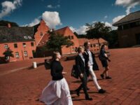 1.g-eleverne fra Herlufsholm Skole sendes snart ud som frivillige i Næstved. Pressefoto